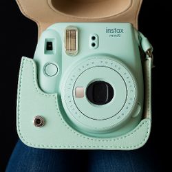 Fujifilm Instax Mini 9 Instant Camera + Mini Mate Case – Mint Green