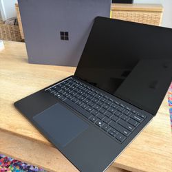 Microsoft Surface Laptop 13.8" Snapdragon X Plus  32GB Memory 1TB Storage (7th Ed) - Black