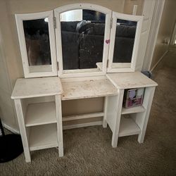 kids vanity