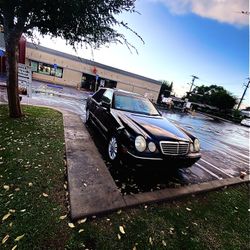 01 Mercedes Benz E320