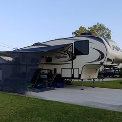 Grand Design “Reflection” 30 FT 150 series 260RD