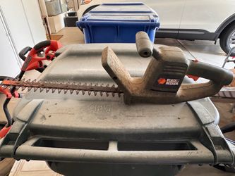 Black & Decker 16” Electric Hedge Trimmer – Corded