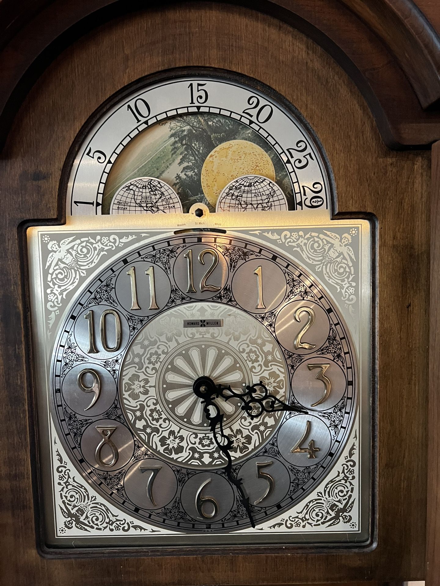 Reduced!! Grandfather Clock - Howard Miller Model 4899