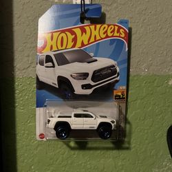 Hot Wheels '20 Toyota Tacoma
