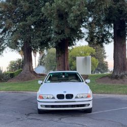 2000 BMW 528i