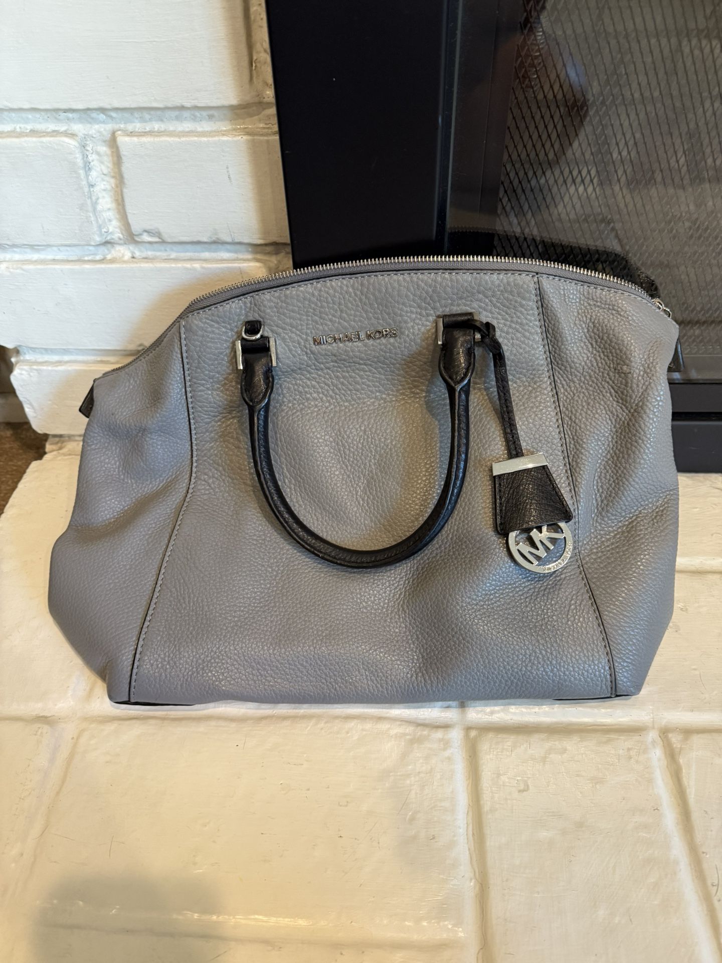 Micheal Kors Hand Bag