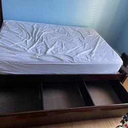 Full Size Wood Platform Bed and Dresser