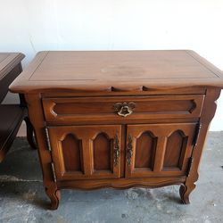 Antique Drexel Heritage Furniture. Assorted pieces