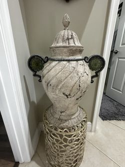 Toscana Stone Urn Vase with Aluminum End Side Table