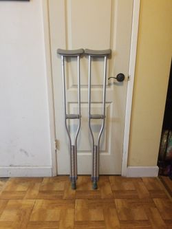 Like New Youth Crutches 