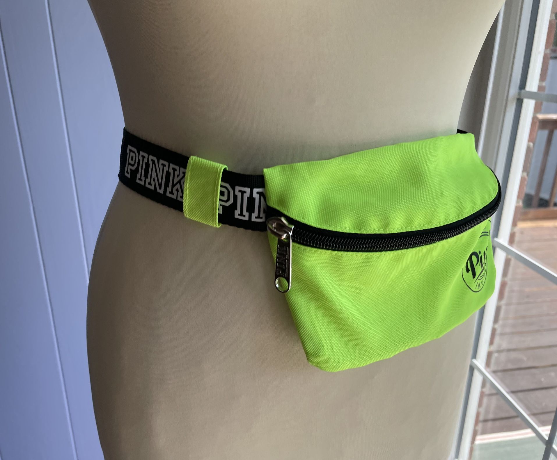 Victoria’s Secret PINK We Run This Beavh Fanny Pack Womens Juniors