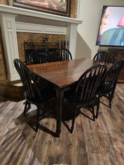 Beautiful kitchen dining table 6 chairs