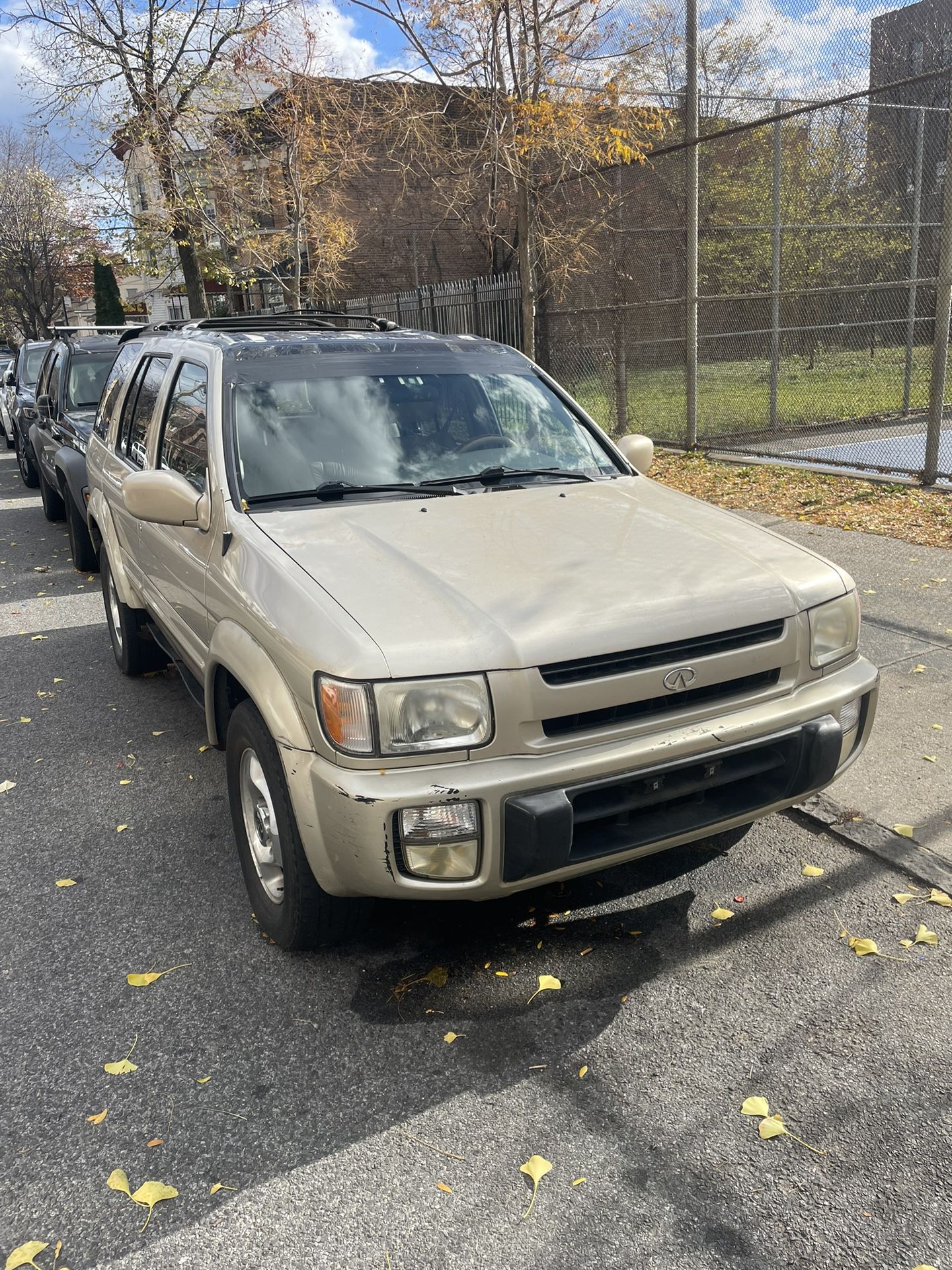 1999 Infiniti QX4