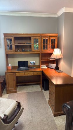 L shaped solid oak computer desk with hutch