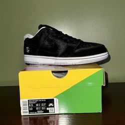 Nike SB Dunk Medicom Toy  Size 8.5