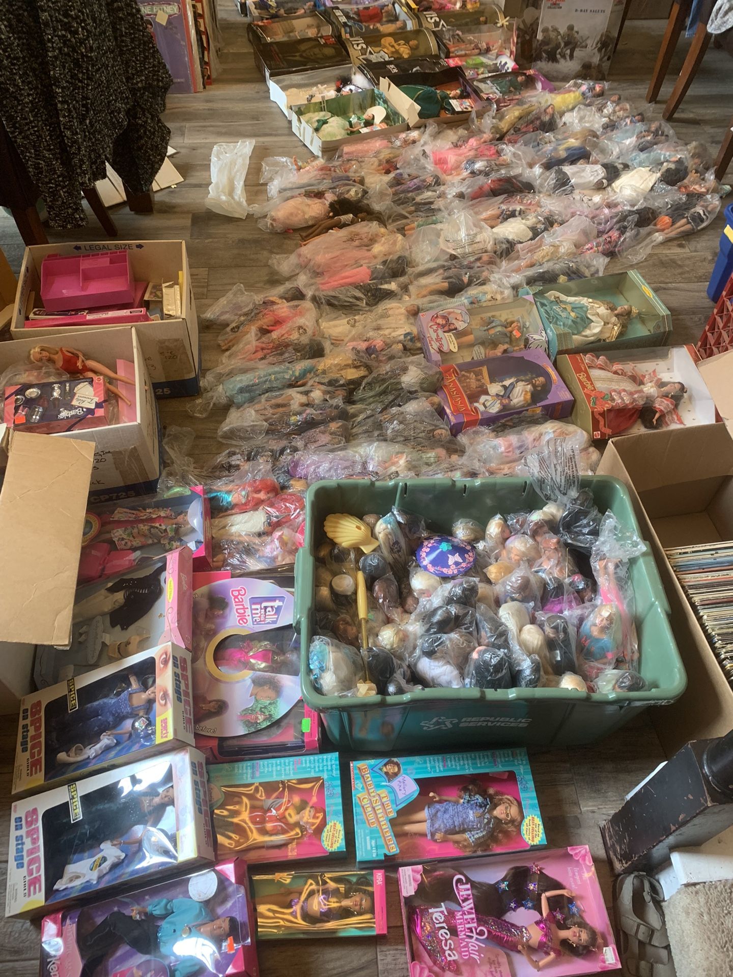 Unbelievable Barbie Lot.  All Collectible And In Perfect Shape