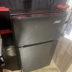Mini Fridge And Freezer 