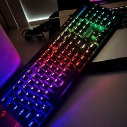 Redragon K580 VATA RGB LED Backlit Mechanical Gaming Keyboard with Macro Keys & Dedicated Media Controls, Hot-Swappable Socket, Onboard Macro Recordin