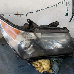 07 Acura MDX passenger headlight