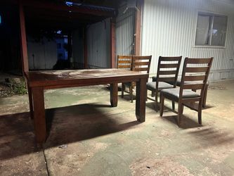 Dining set