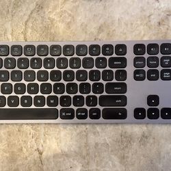 Satechi Bluetooth Wireless Aluminum Keyboard – Backlit & Multi-Device