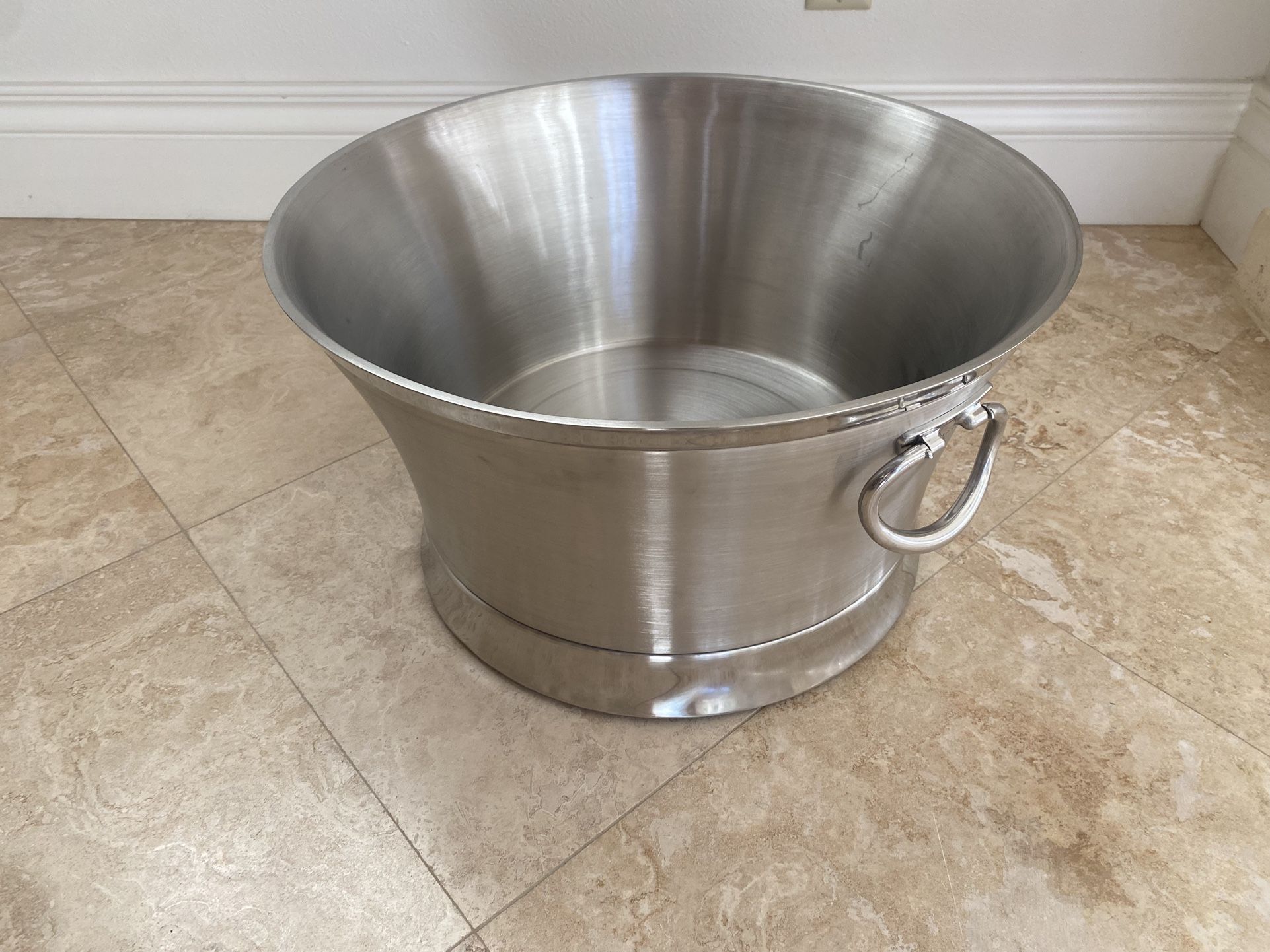 Frontgate “Optima” Beverage Tub