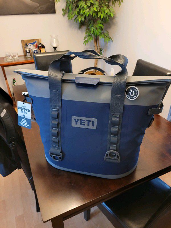 NEW YETI M20 SOFT BACKPACK COOLER IN CHARCOAL for Sale in Addison, TX -  OfferUp