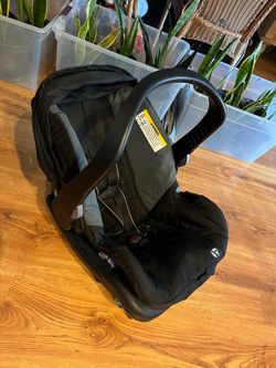 Infant car seat $35