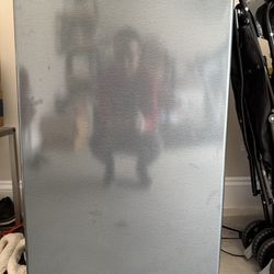 Midea New compact Fridge (sell by this weekend only )