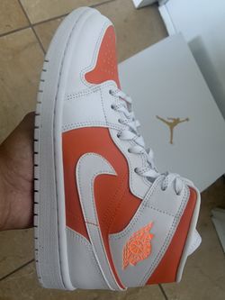 Jordan 1 Mid 🍊 Size 10w Or 8men Ds .. $160