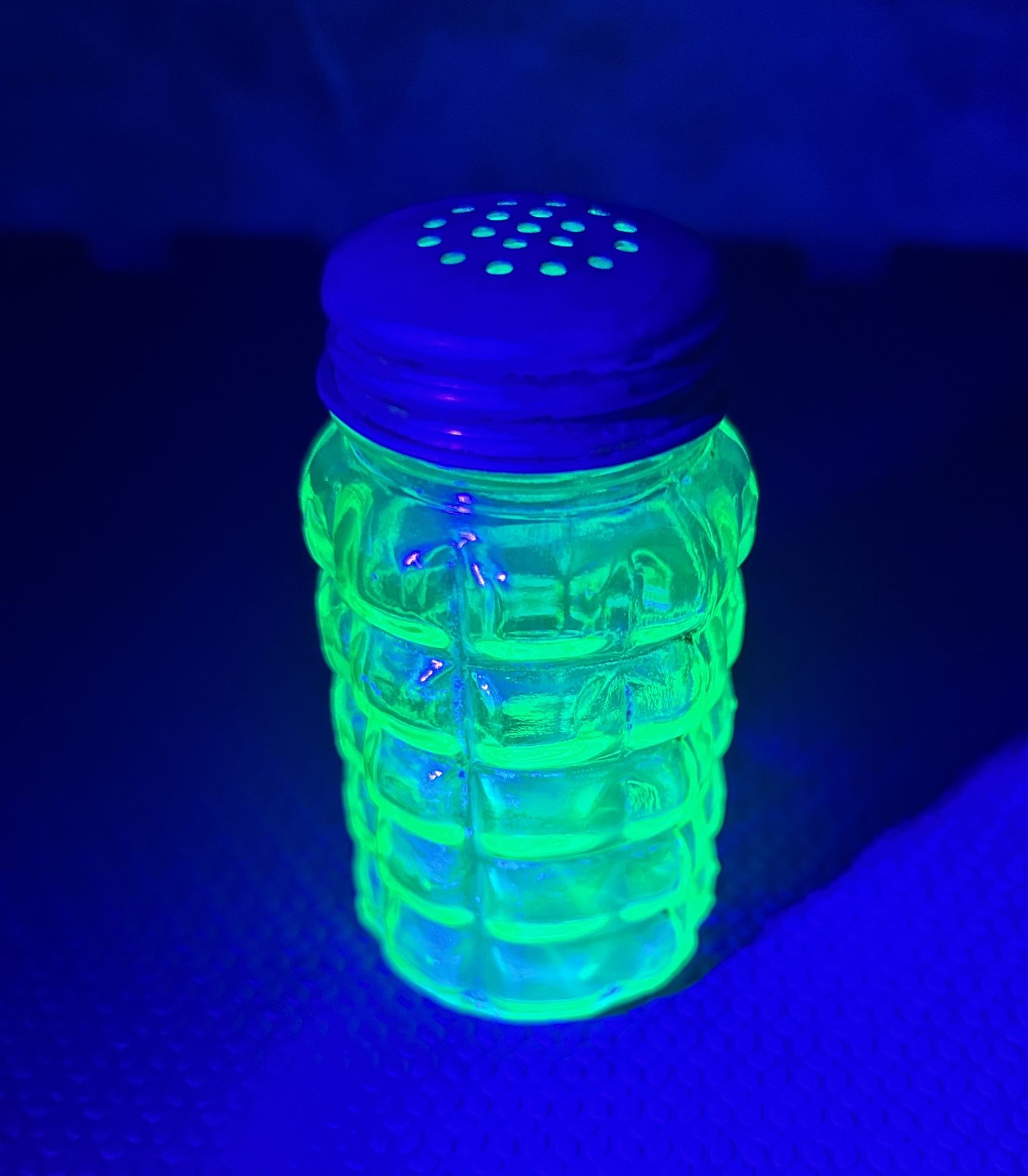 Antique HAZEL ATLAS 1930's Green Vaseline Uranium Glass Salt Shaker