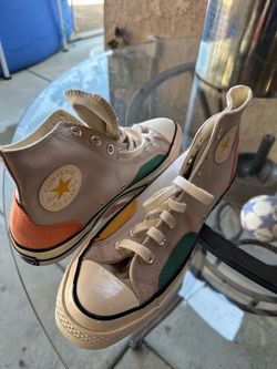 Size 8 1/2, model: Converse original
