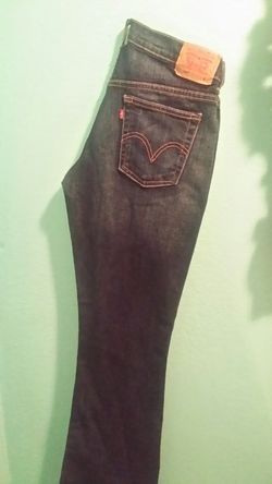 Levi 515 size 6 missy...boot cut...good condition!