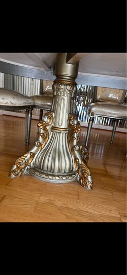 Big rectangle French style table (cash  only )
