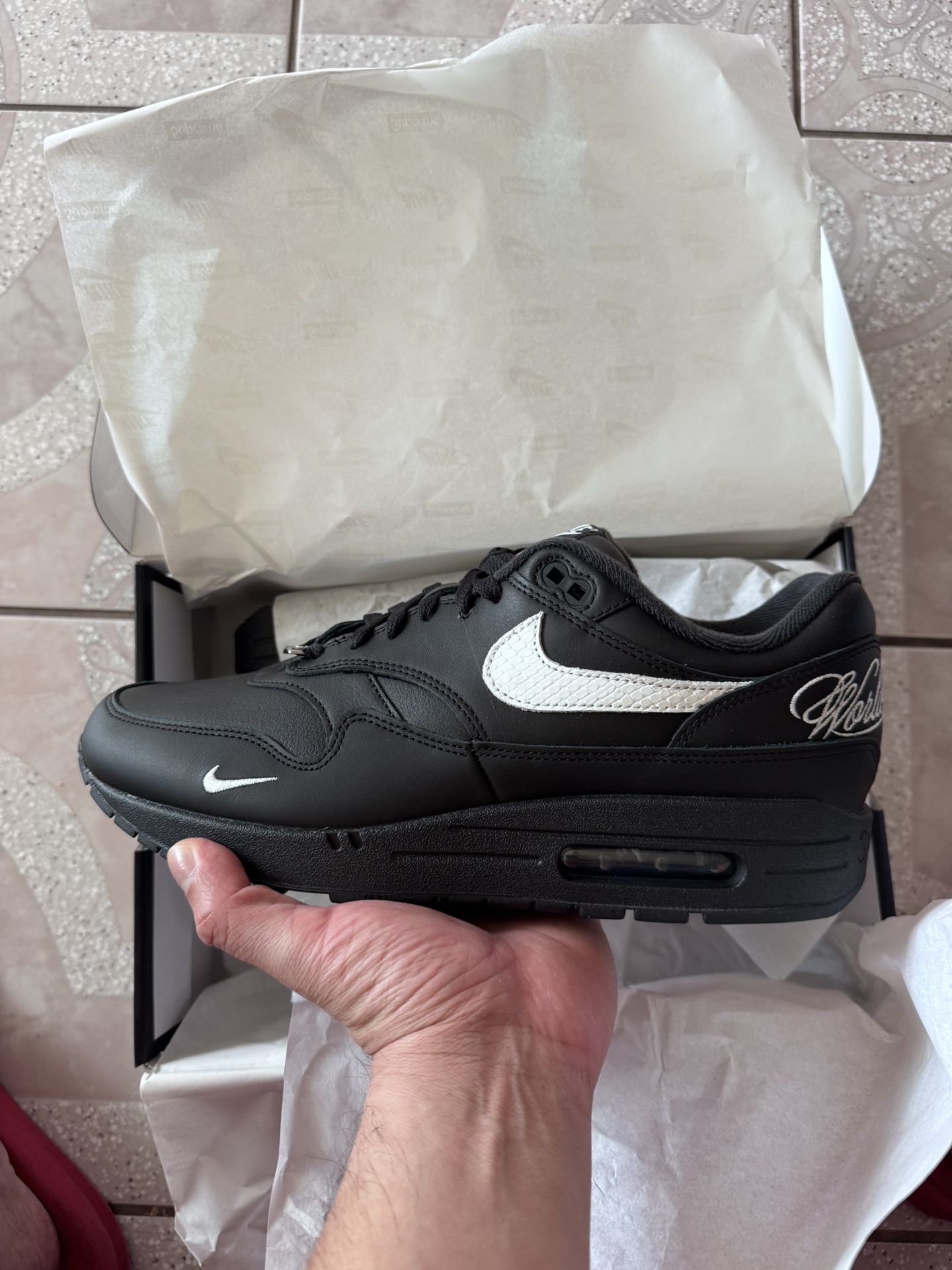 Nike X Supreme Air Max 1
