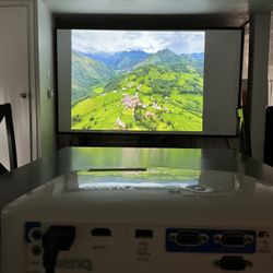 BENQ Projector Bundle!!!!!(w/Screen)