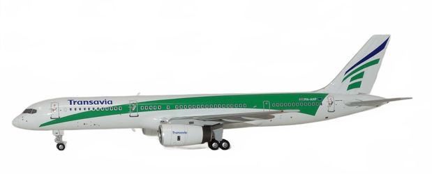 1:400 NG Models Transavia Airlines B 757-200 PH-AHP 82(contact info removed)6 Airplane Model