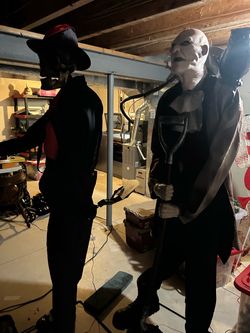 2 Halloween animatronics