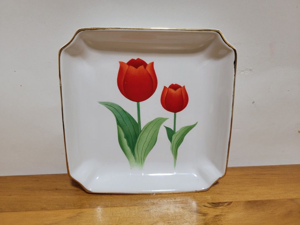 Otagiri Japan porcelain π· TULIP ON WHITE ~ GOLD TRIM small square plate. Like New See pictures