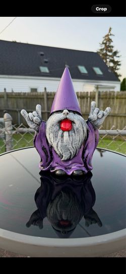 The rock ‘n’ roll gnome choice of three colors