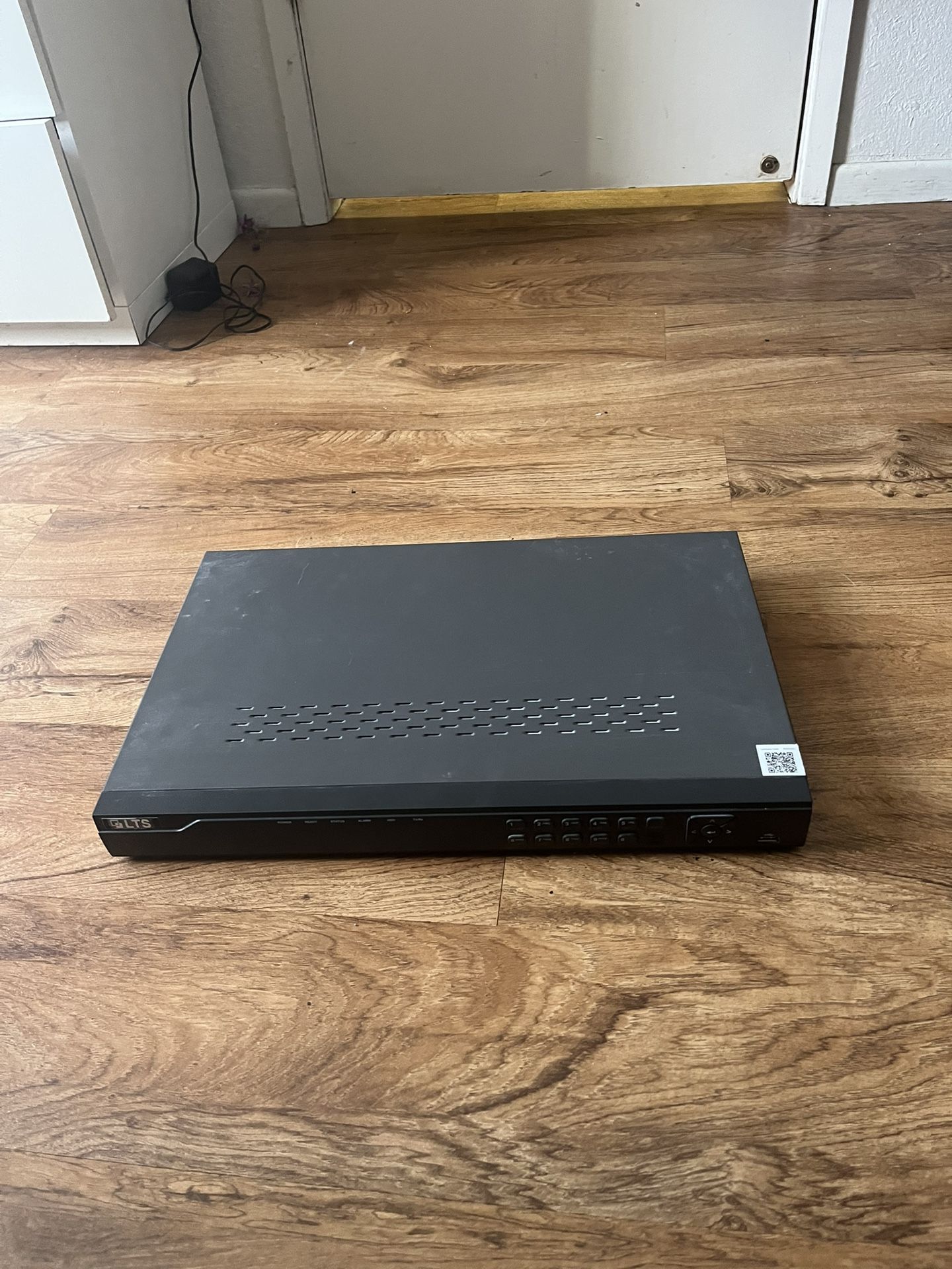 LTS Network Video Recorder: 4 Camera Inputs, HDMI/VGA Output, 6 TB Internal Capacity, H.264