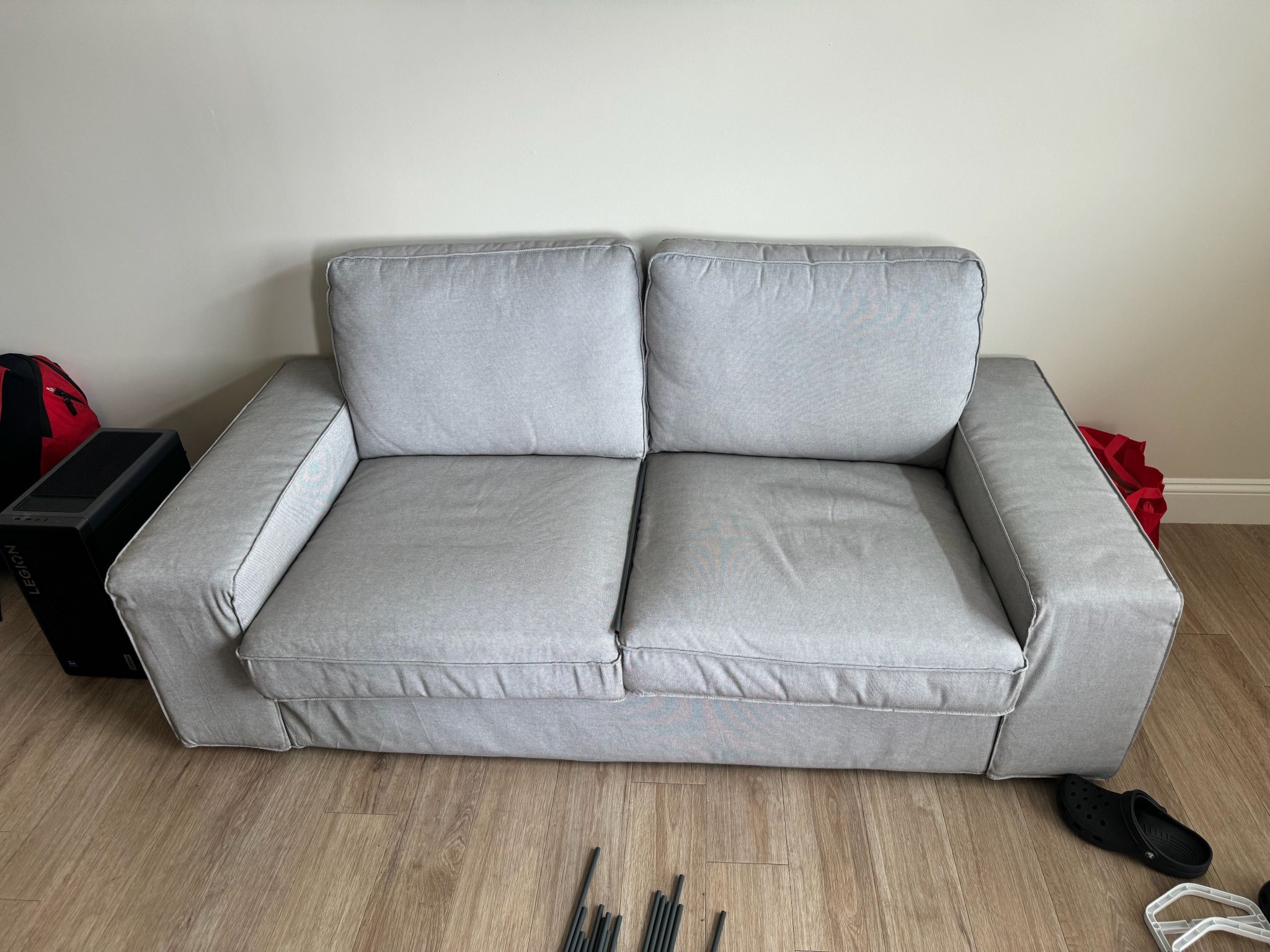 2 seat couch. 