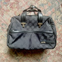 TUMI Signature Weekender Travel Bag Carry On LUGGAGE Luxury Black Monogram