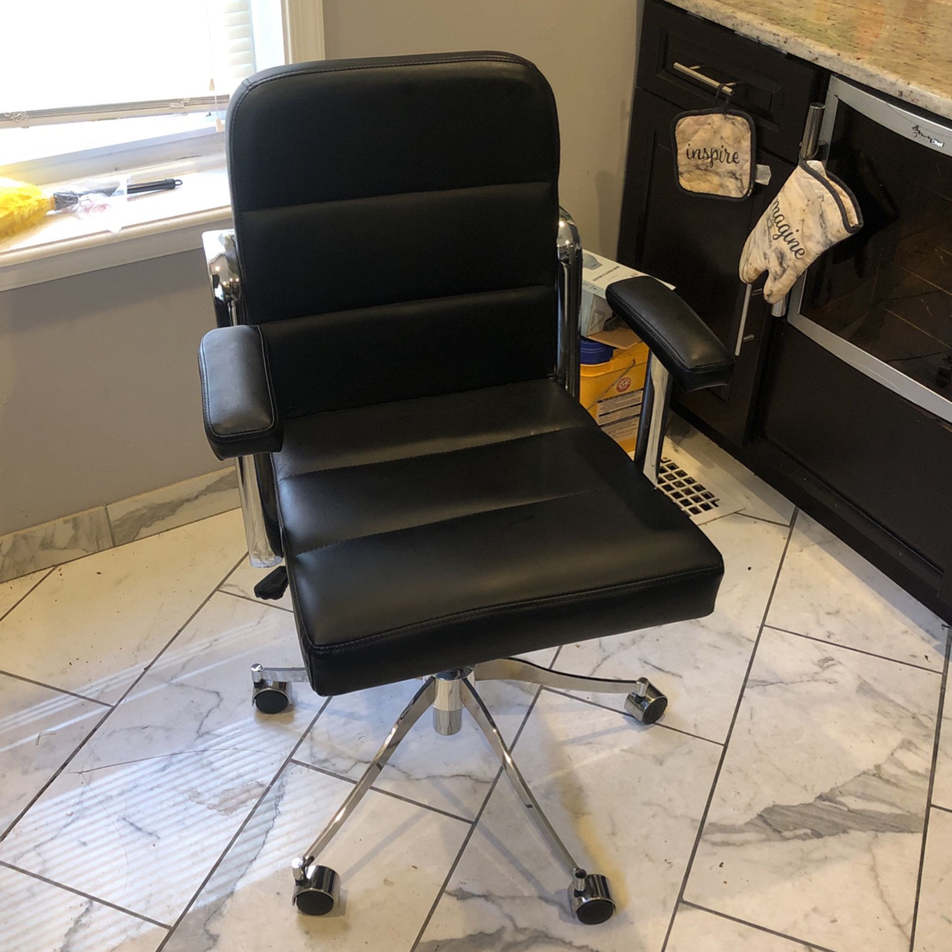 CHAIR FOR HAIRSTYLIST SALE 