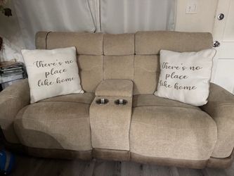 Recliner couch all 4 ends recline