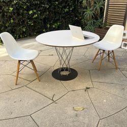 Modernica- Round Pedestal Dining Table +Chairs
