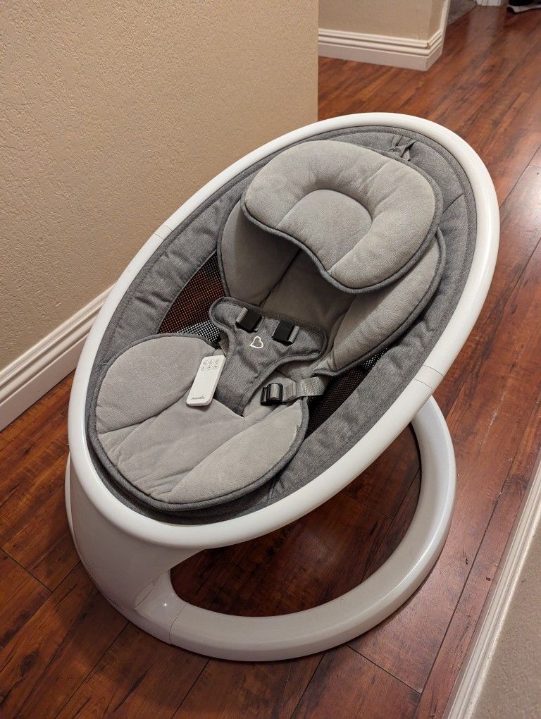 Munchkin Bluetooth Enabled Baby Swing