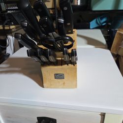 Chicago Cutlery Knife Block Set - 14 Piece - Normal Condition 