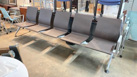 Vitra 5 seat waiting tandem bench