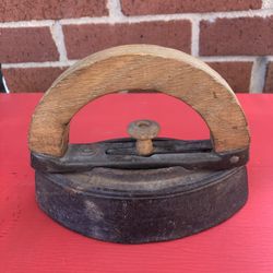 Antique Sad Iron With Releasable Handle